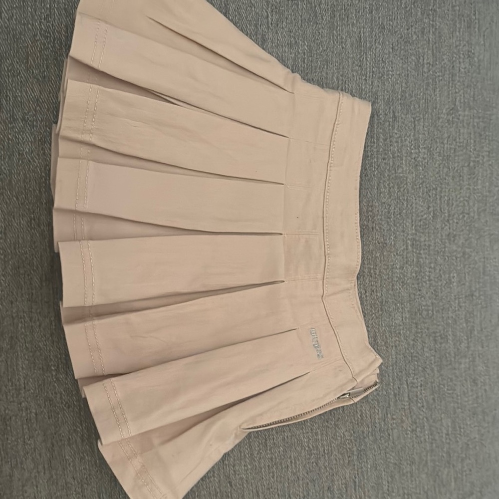 Guess toddler pleated skirt- size 4